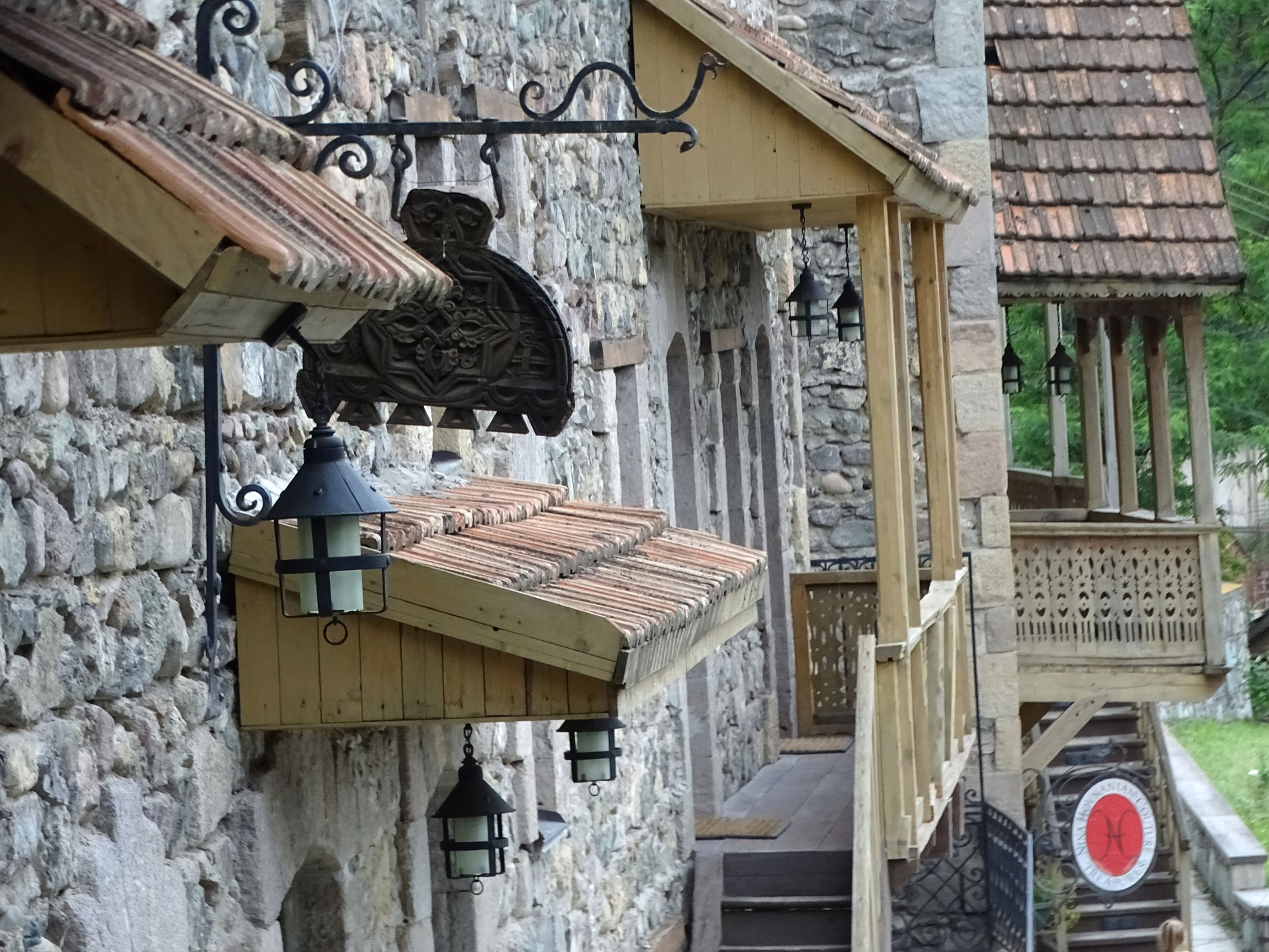 Dilijan (Дилижан) (Photo license: CC BY 2.0)